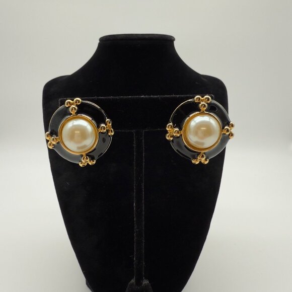 Vintage Gold & Black Enamel Clip-On Earrings With Faux Pearl Centerpiece - Picture 1 of 8